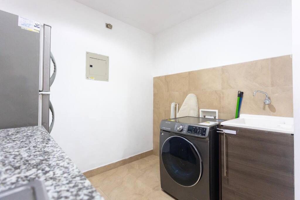 Apartment Departamento 3 Dormitorios, 2 Banos, Piscina, Gym, Junto Al Sheraton, Wiffi, Parking *