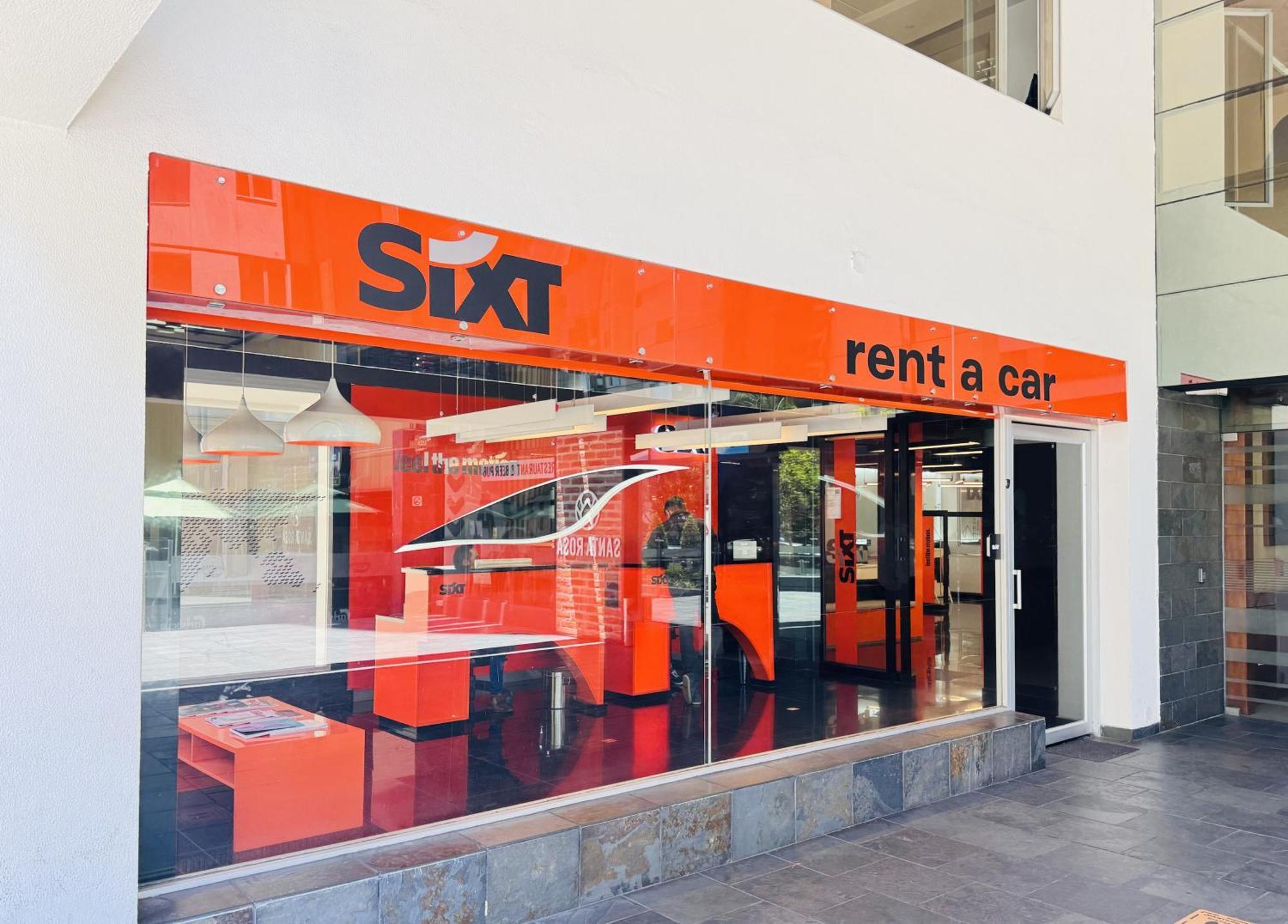Departamento 3 Dormitorios, 2 Banos, Piscina, Gym, Junto Al Sheraton, Wiffi, Parking Apartment Quito
