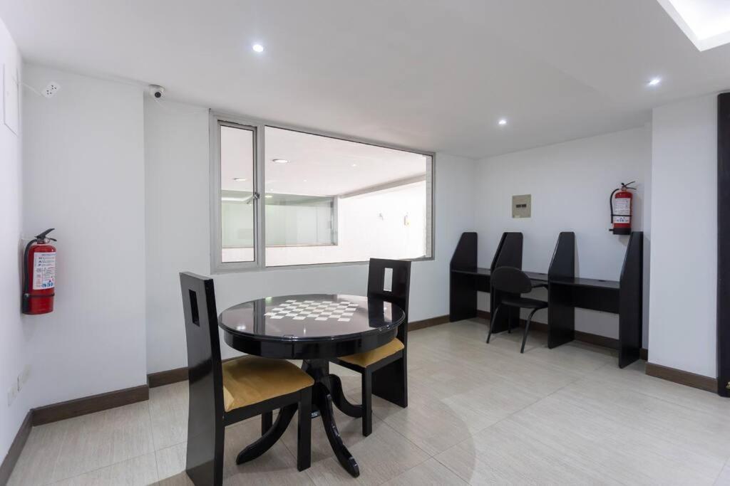 Departamento 3 Dormitorios, 2 Banos, Piscina, Gym, Junto Al Sheraton, Wiffi, Parking *
